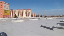 Oprava a výměna izolace ploché střechy obchodního centra
